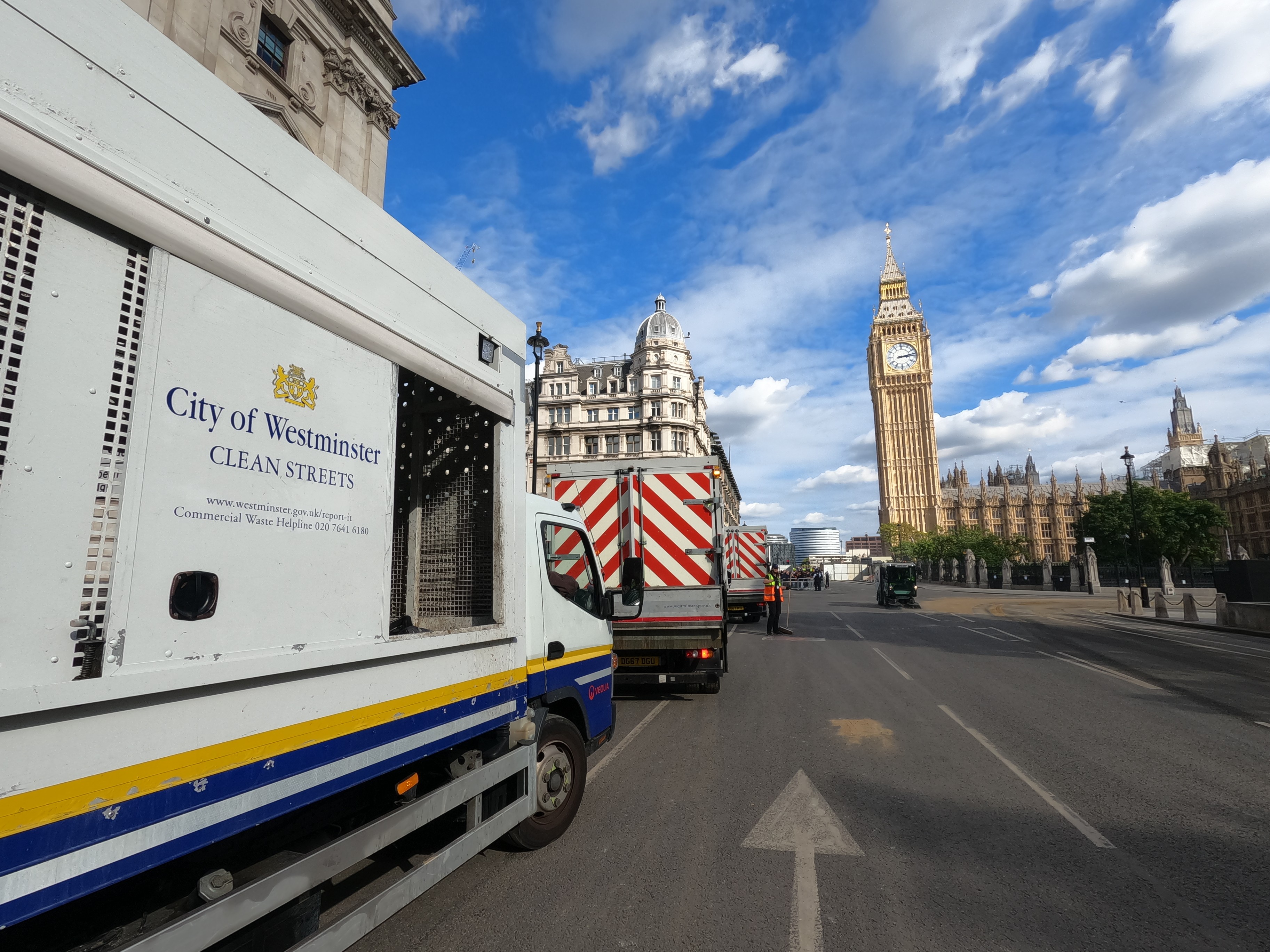 Royal Parks clean up teams work 'round the clock'